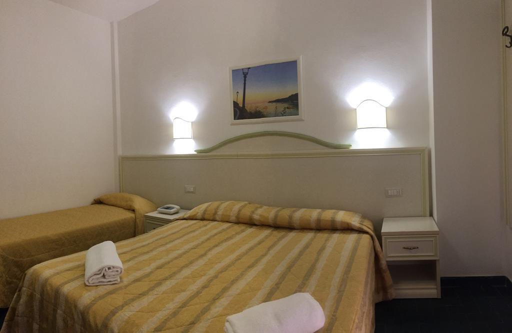 Hotel Due Torri Porto Azzurro Luaran gambar