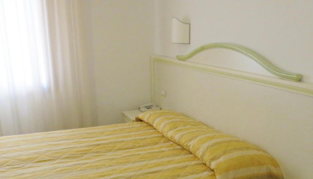 Hotel Due Torri Porto Azzurro Bilik gambar