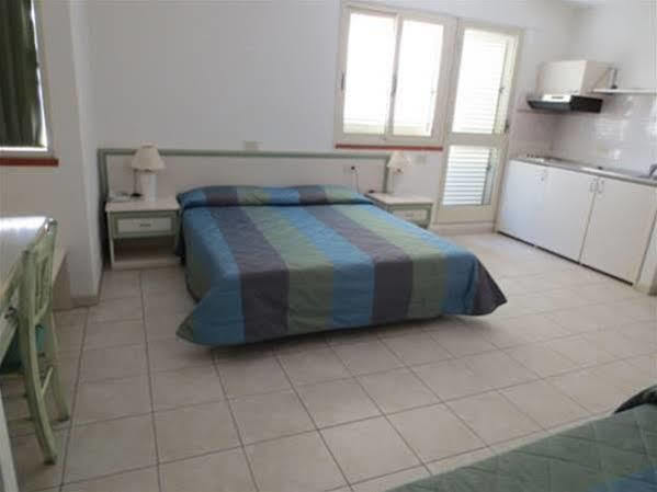 Hotel Due Torri Porto Azzurro Luaran gambar