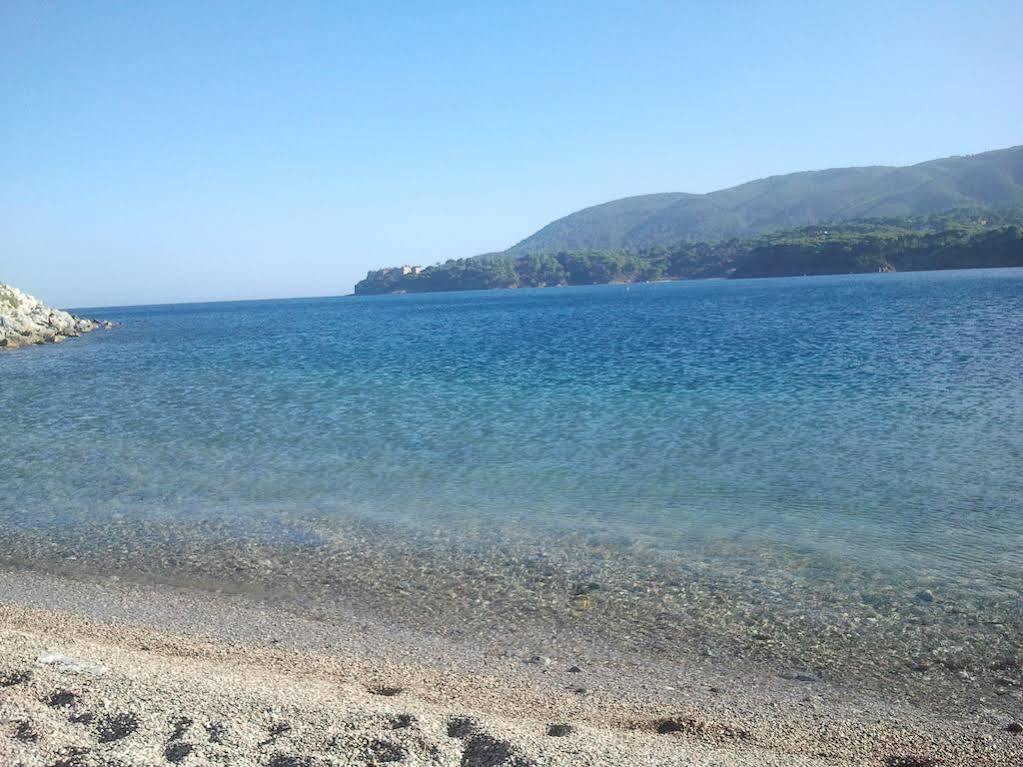 Hotel Due Torri Porto Azzurro Luaran gambar