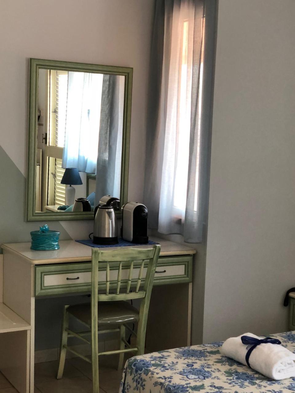 Hotel Due Torri Porto Azzurro Luaran gambar